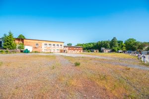 Grundstück mit Lagerhalle in Hartmannsdorf-Kirchberg